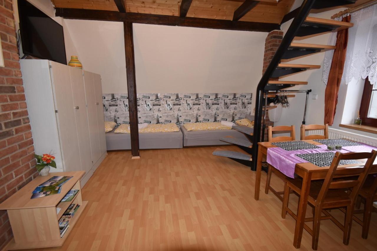 Apartmany Snezenka デシュトネー・フ・オルリツキーフ・ホラーフ エクステリア 写真